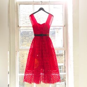 SELF-PORTRAIT SLEEVELESS RED HIBISCUS
FLORAL GUIPURE MIDI DRESS, size US 2, NWT